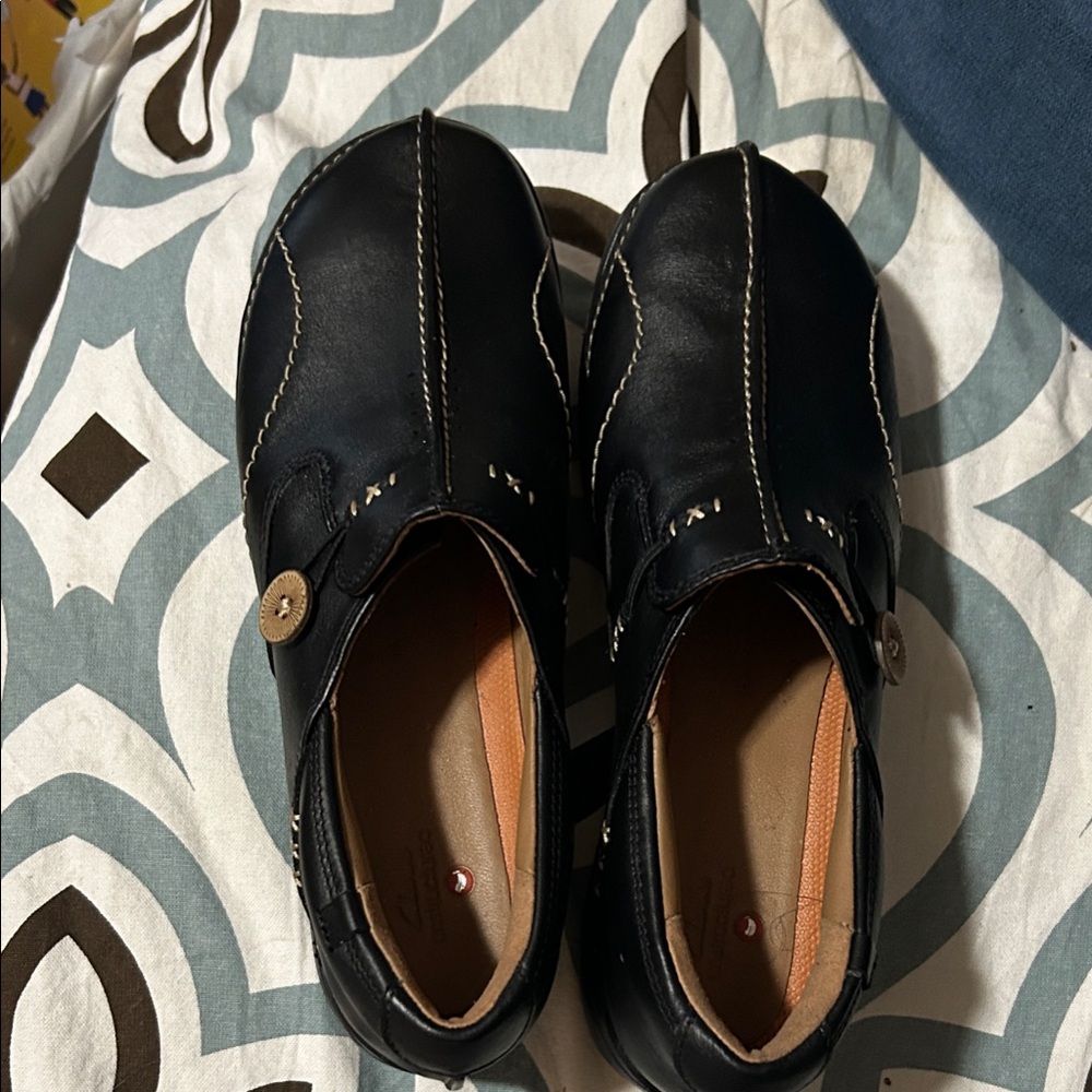 New Clark’s unstructured Black Leather Slip-On Shoes